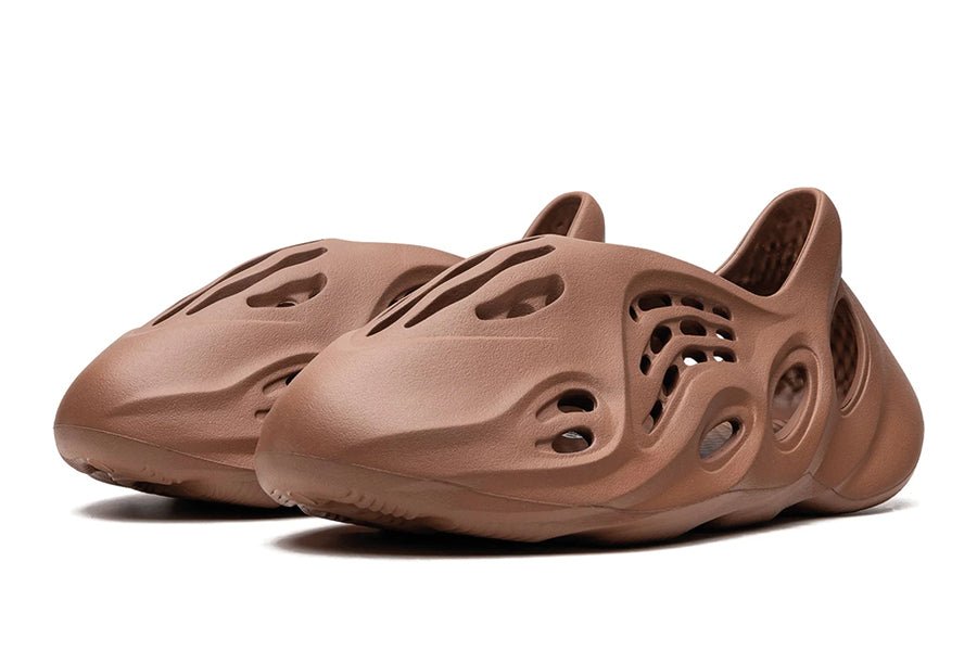 Adidas-Yeezy Foam RNNR Flax-StoreGoods