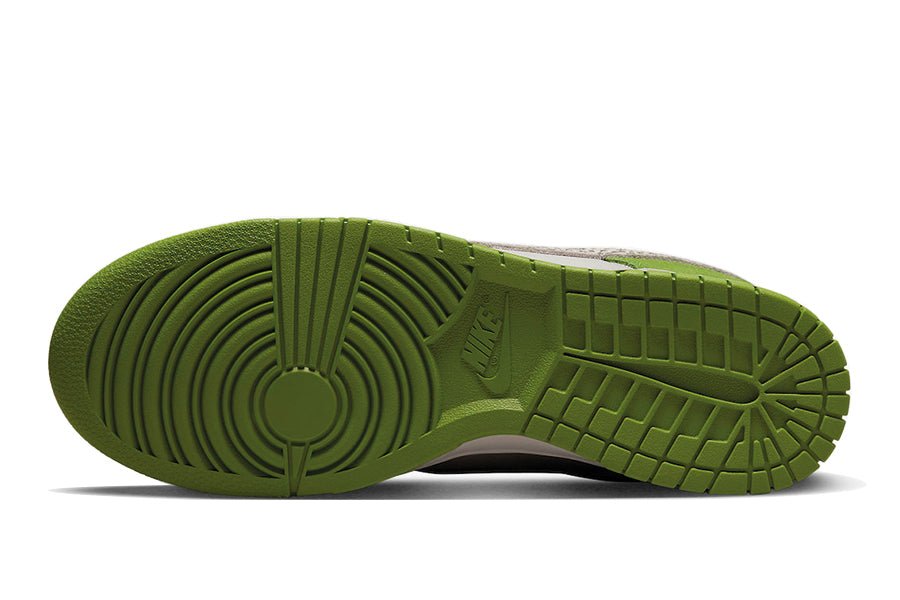 Nike-Dunk Low Safari Swoosh Chlorophyll-StoreGoods