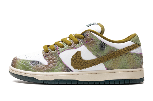 Nike-Dunk SB Low Alexis Sablone-StoreGoods