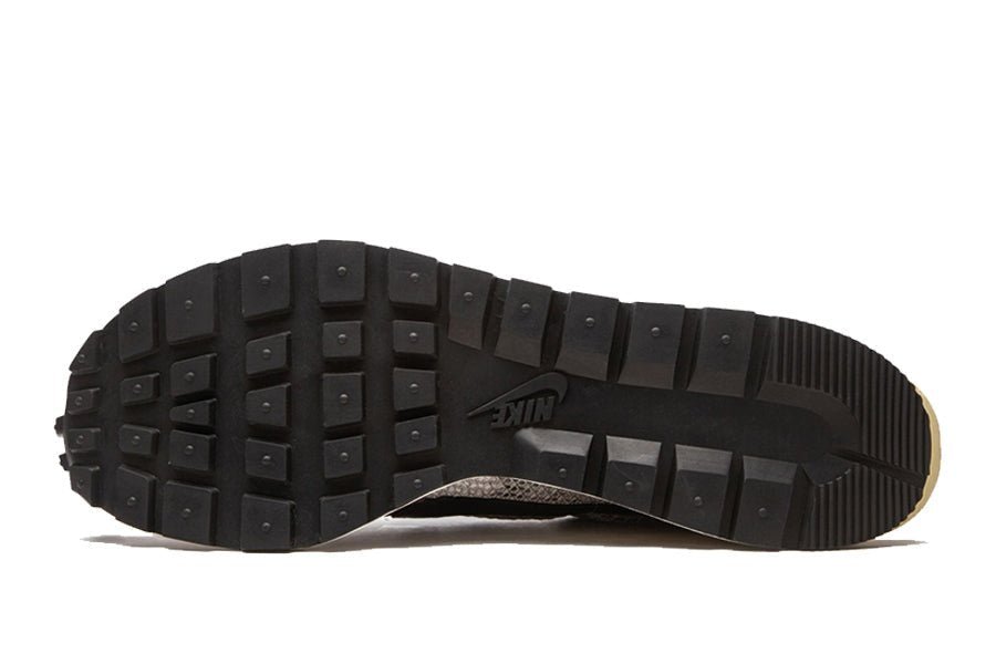 Nike-Vaporwaffle Sacai Villain Red Neptune Green-StoreGoods