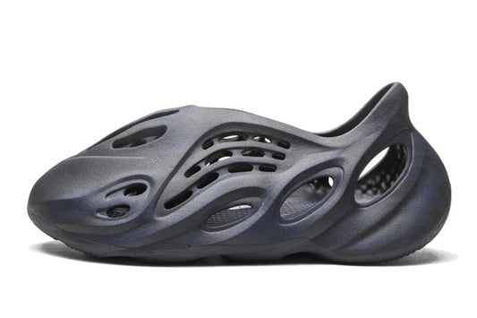 Adidas-Yeezy Foam RNNR Onyx-StoreGoods