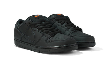 Nike SB Dunk Low Triple Black