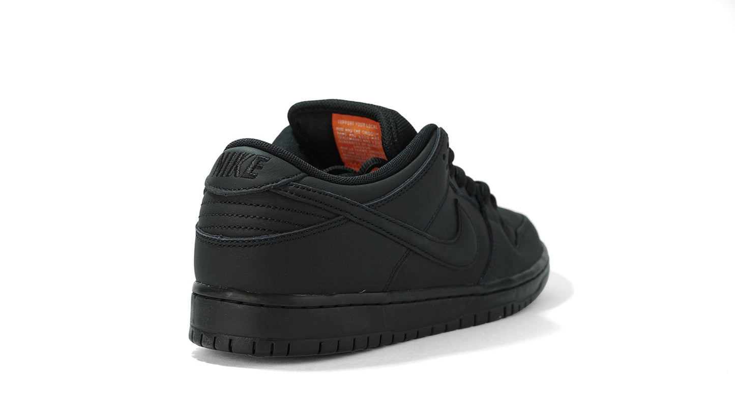 Nike SB Dunk Low Triple Black