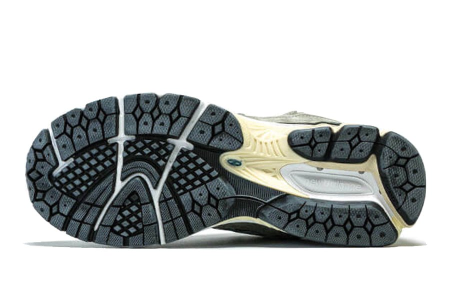 New Balance-2002R Protection Pack Mirage Grey-StoreGoods