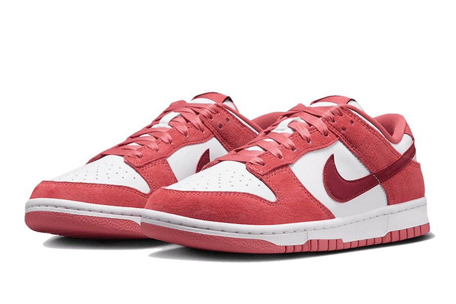 Nike-Dunk Low Valentine's Day-StoreGoods
