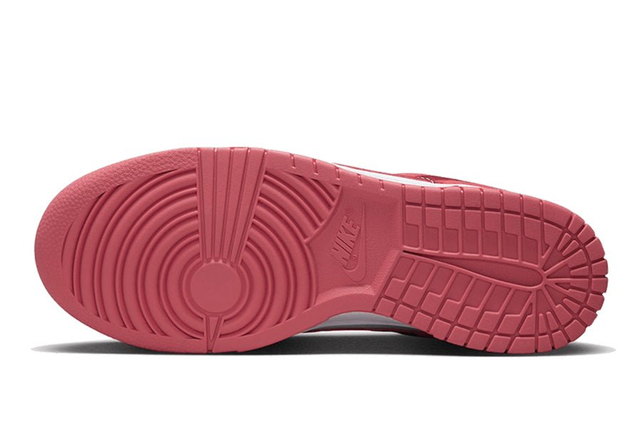 Nike-Dunk Low Valentine's Day-StoreGoods