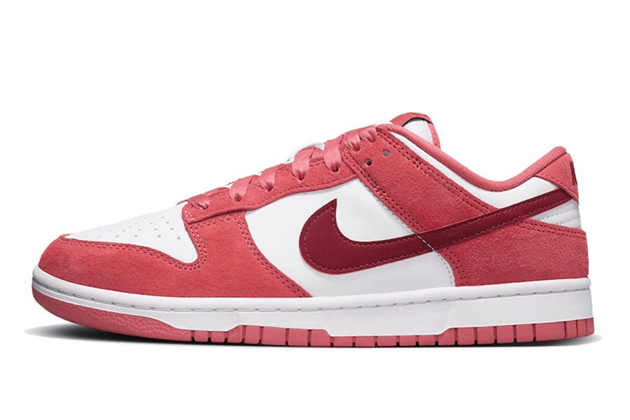 Nike-Dunk Low Valentine's Day-StoreGoods