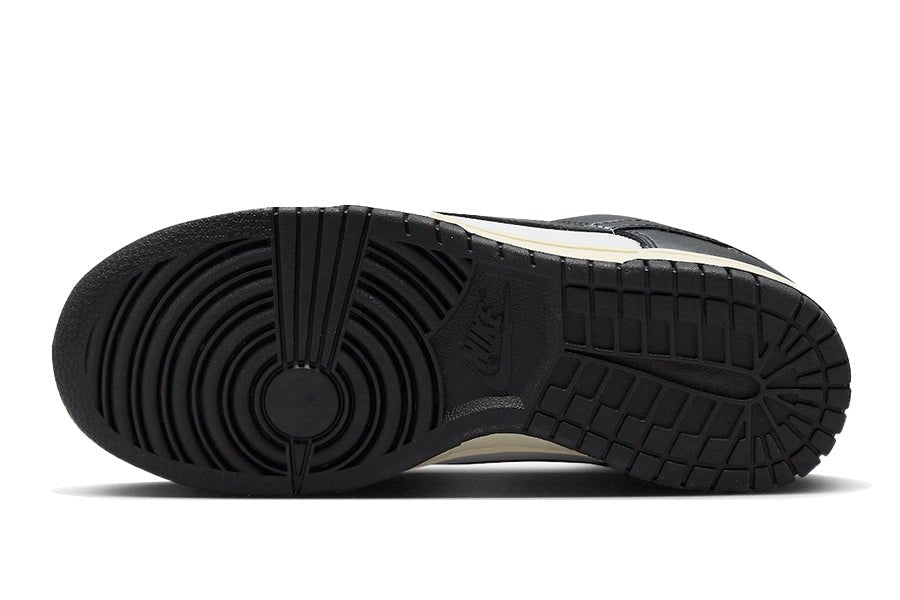 Nike-Dunk Low Vintage Panda-StoreGoods