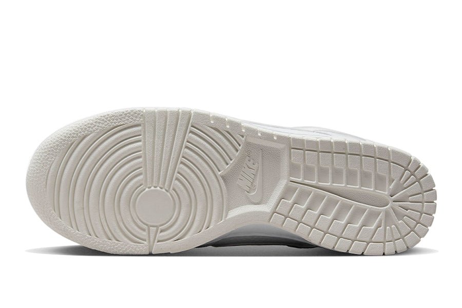 Nike-Dunk Low Yellow Heart-StoreGoods